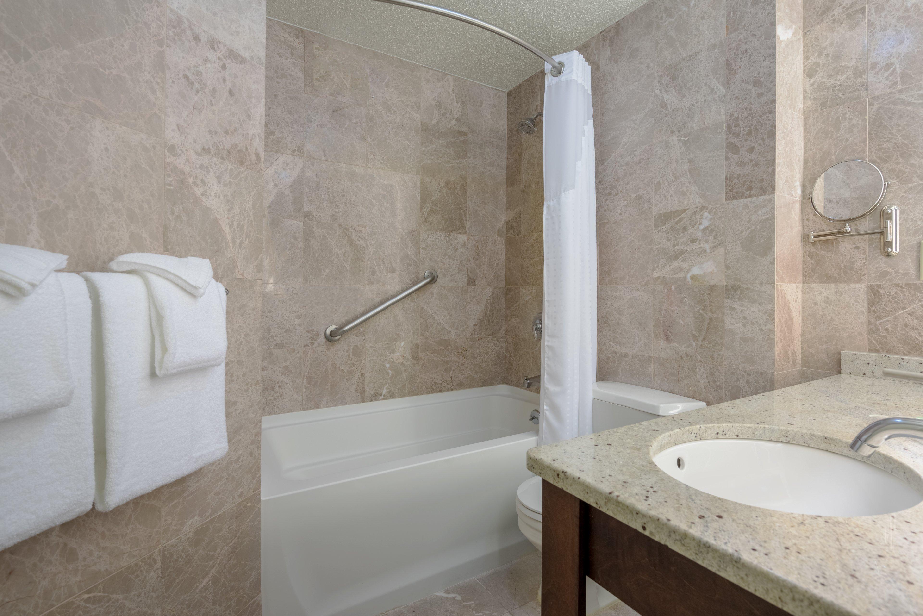 Holiday Inn Cape Cod - Hyannis By Ihg Exterior photo