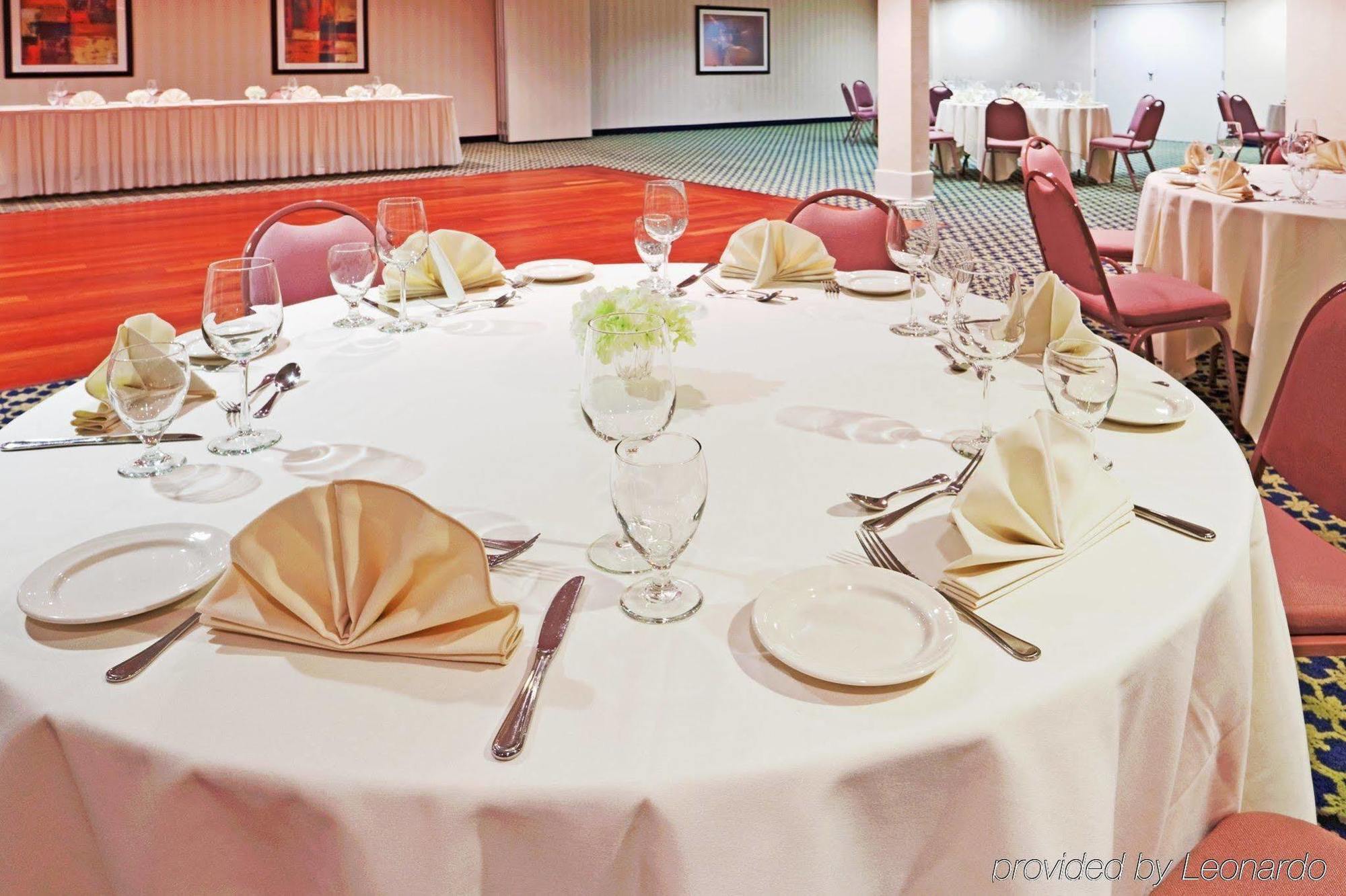 Holiday Inn Cape Cod - Hyannis, An Ihg Hotel Restaurant photo