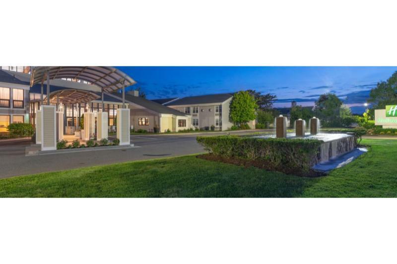 Holiday Inn Cape Cod - Hyannis By Ihg Exterior photo